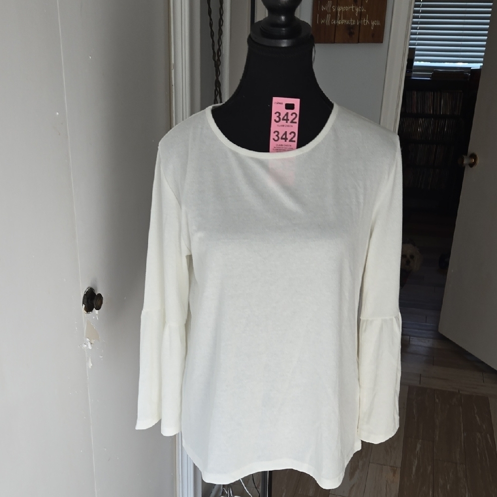 P342. Jacqueline deYong Elegant White Bell-sleeved Sweater |L